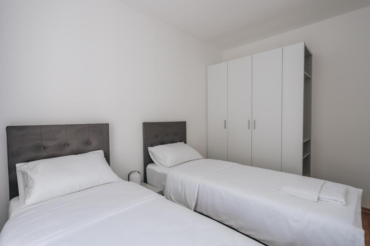 Status-M Apartments Bečići エクステリア 写真